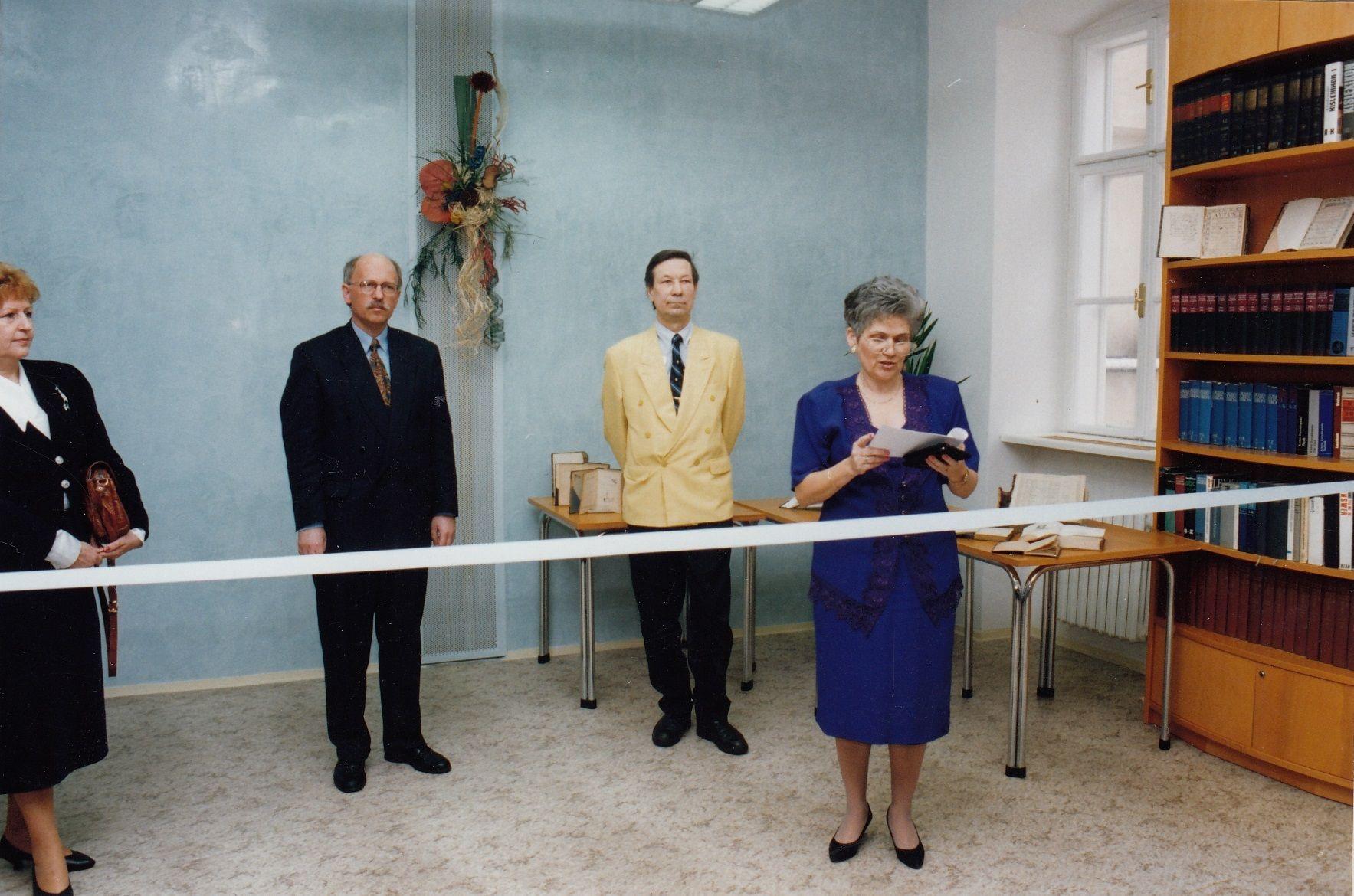 1996