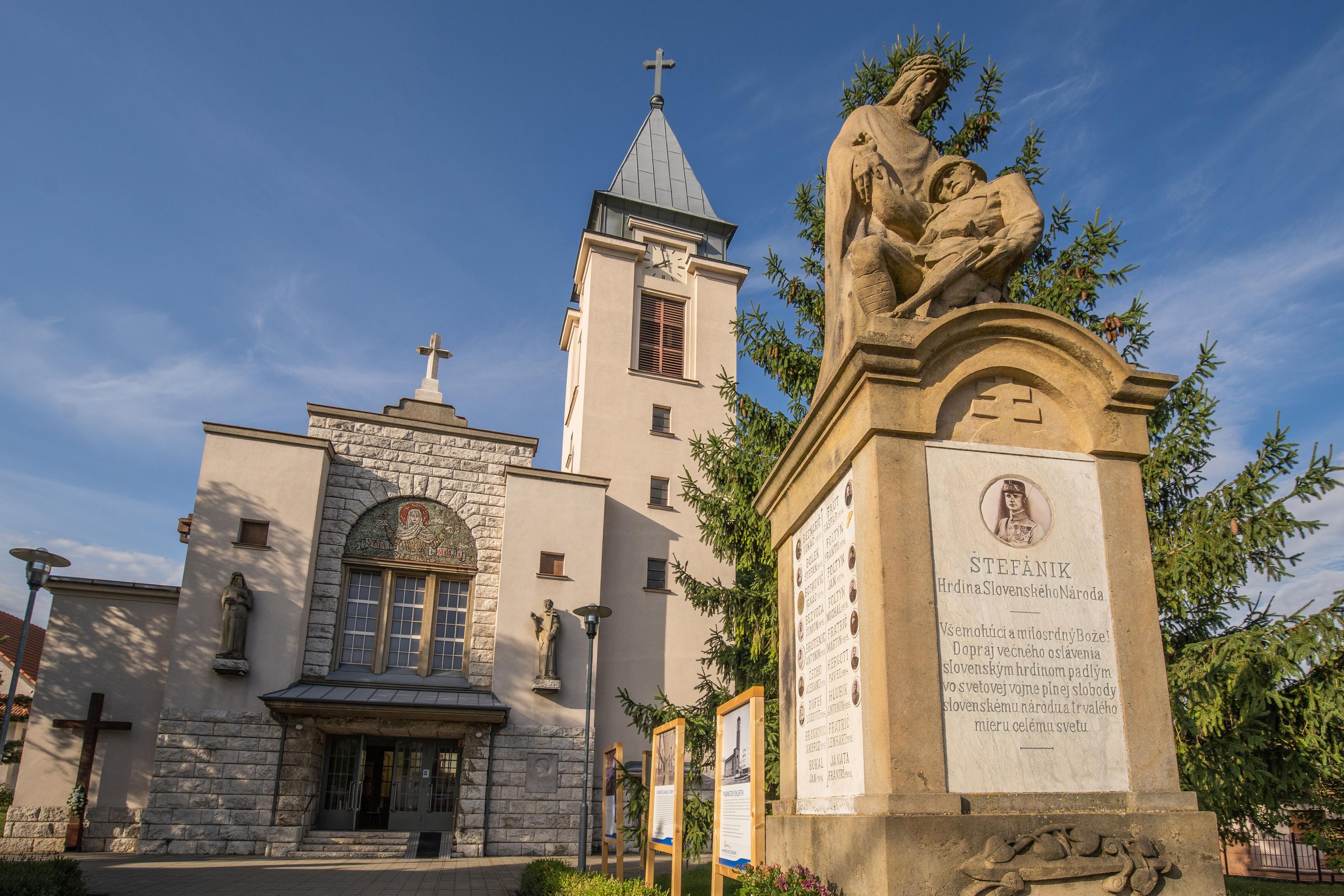 Cintorín Lamač pohľad na vežu