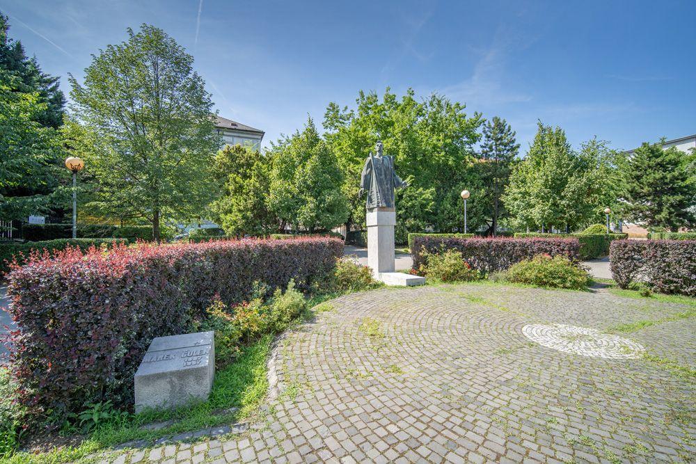 Socha Mareka Čulena v parku na Macedónskej ulici